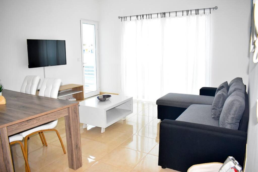 Lovely - Luxury 3 Bedrooms 500M From The Beach. Santa Maria Exterior foto